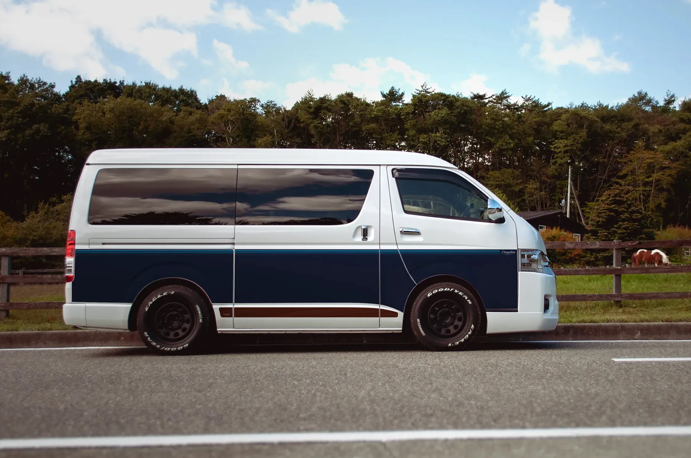 ハイエース カーラッピング STRIPE Indigo デザイン例